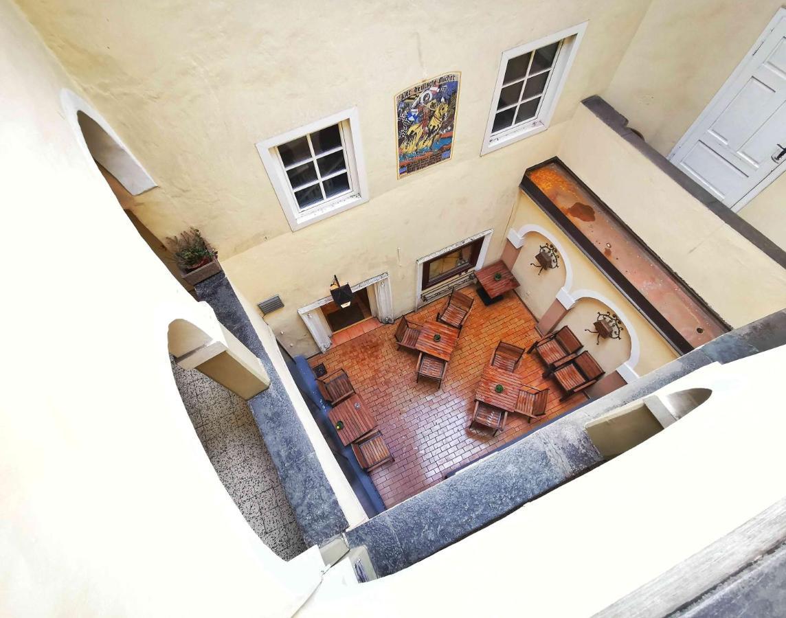Ferienwohnung Himmelberg 80M2 In Der Altstadt Und Toll Fuer Familien 克拉根福 外观 照片